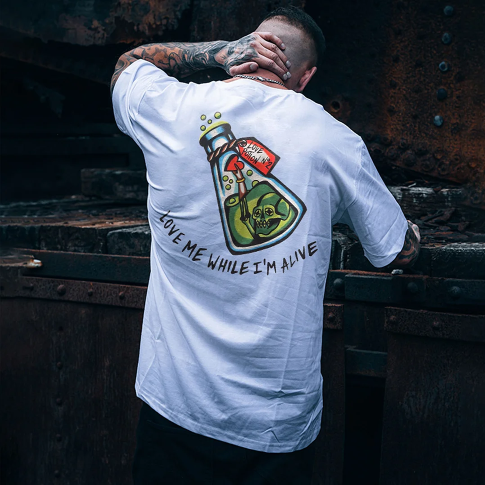 LOVE ME WHILE I’M ALIVE Skull in Bottle Graphic White Print T-shirt