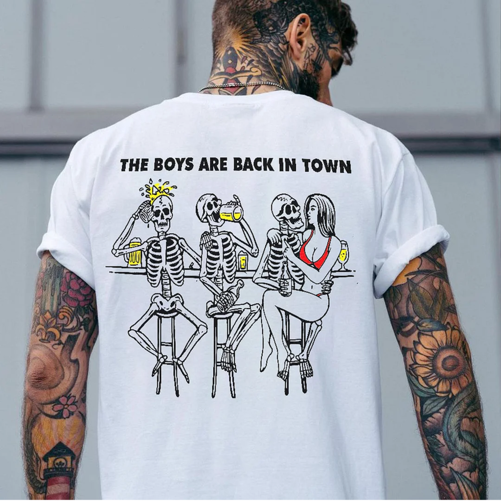 THE BOYS ARE BACK IN TOWN Letter Graphic White Print T-shirt
